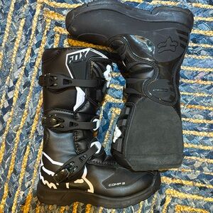 Fox Racing Comp 3 Boots size 4 youth LIKE NEW